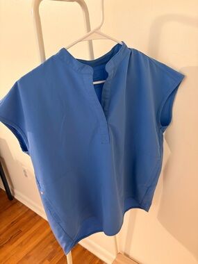 //FIGS Rafaela Oversized Scrub Top//